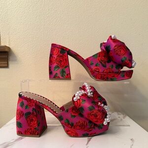 Betsy Johnson Mely Platform Slides, NWOB, Size 8